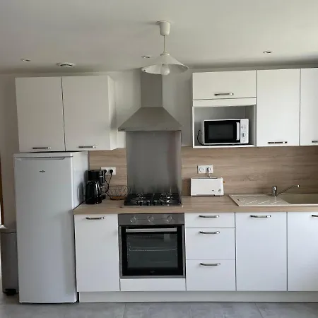 2 Ferme De La Haute *